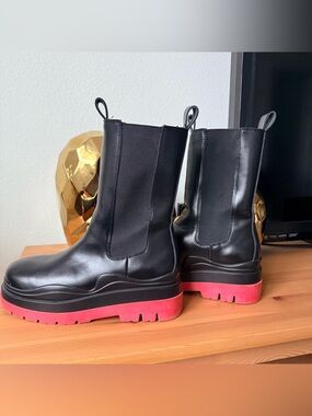 Black Bottega Veneta size 42 Boots with Pink Platform Sole